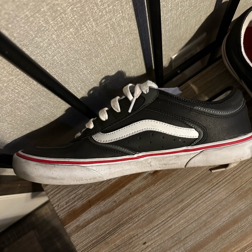 Vans - Picture 3 of 6